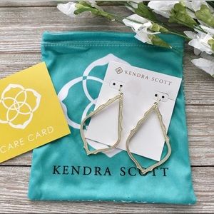 NEW Kendra Scott Sophee Earrings - Gold!